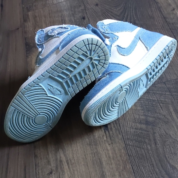 Nike Denim Blue and White High-Tops - Picture 7 of 12